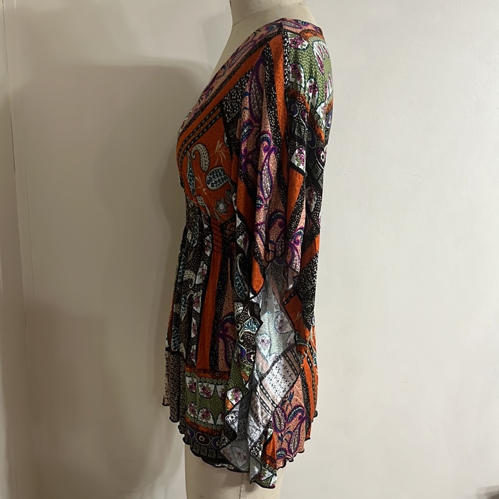Charming Charlie V Neck Quilted Pattern Knit Top - Picture 4 of 7